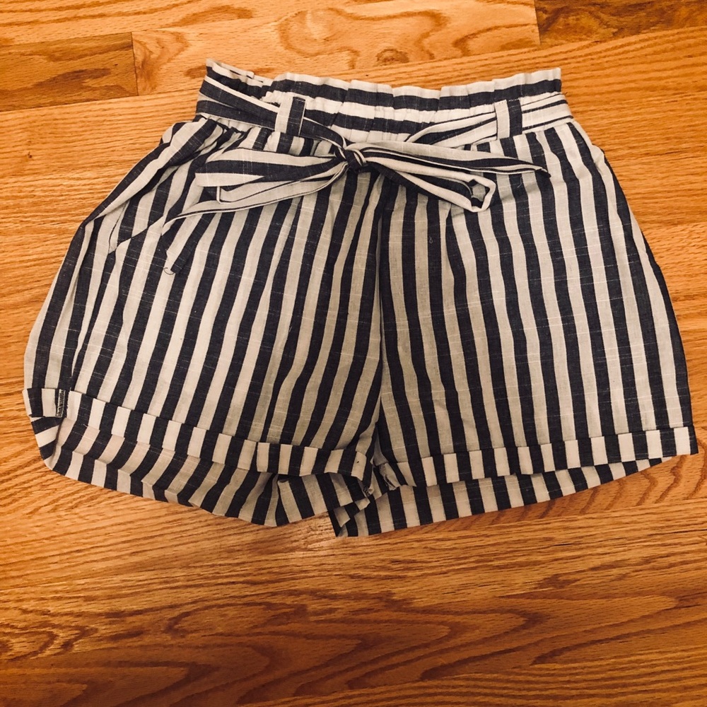 Paperbag Self-tie Shorts